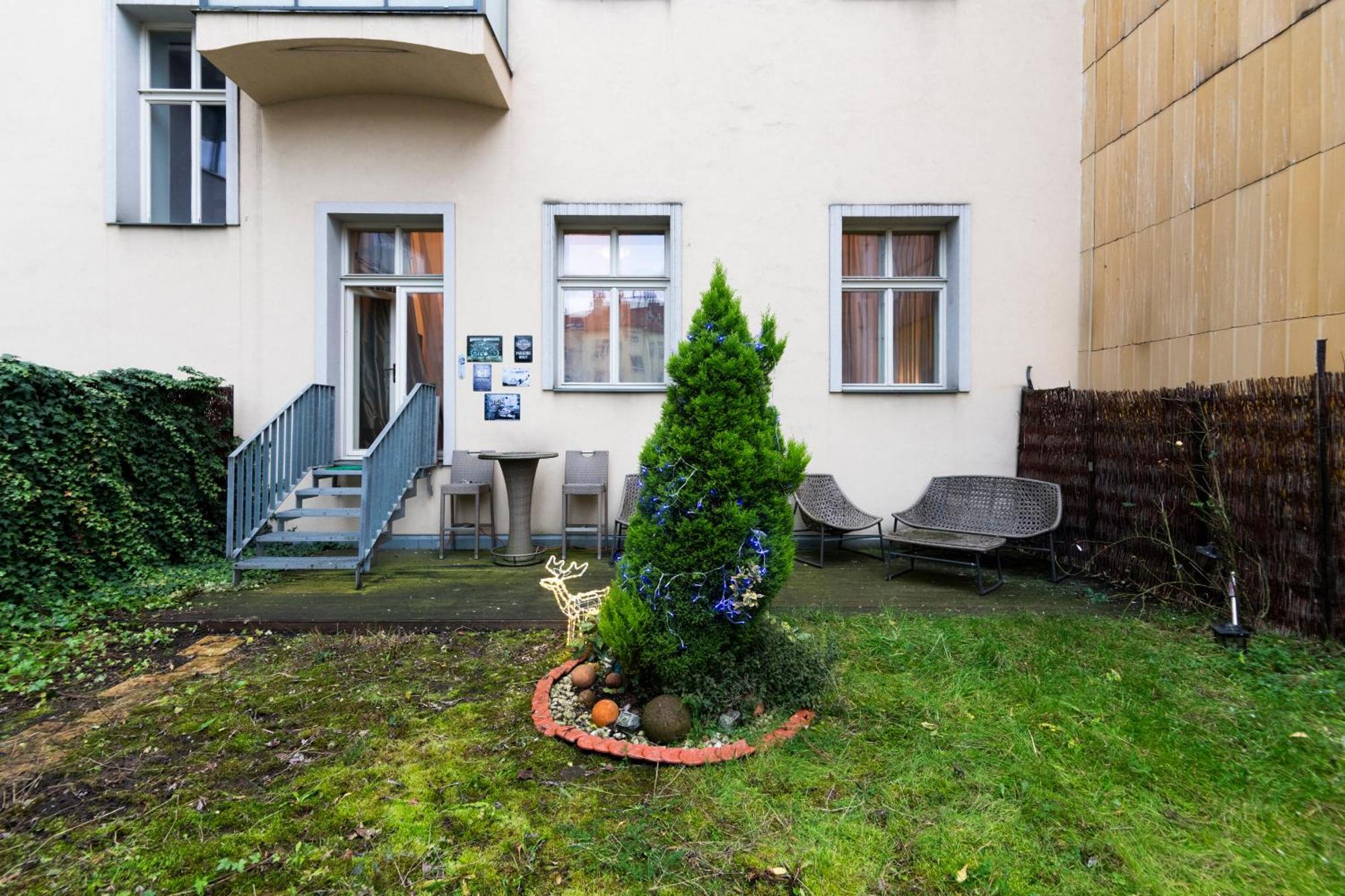 Staropramenna Garden Apartment Prag